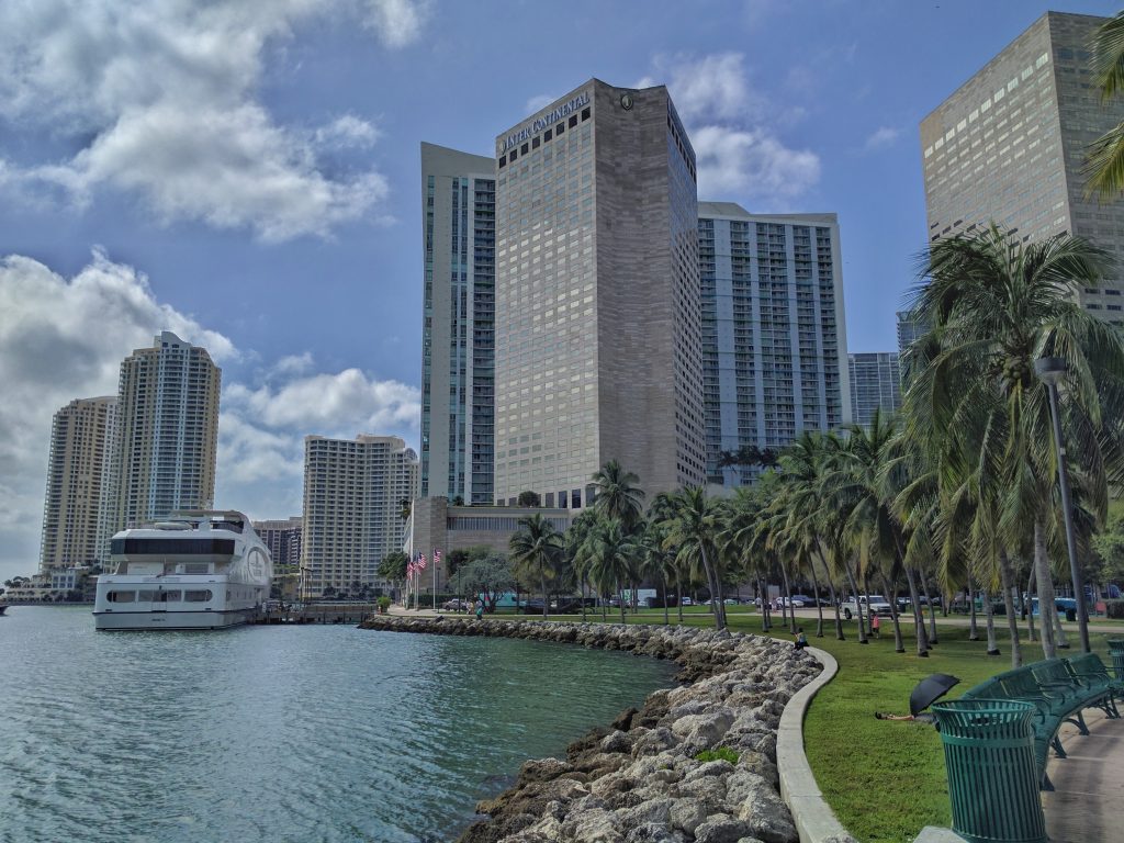Sustainable & Smart Travel: a week in Miami, how to survive?
