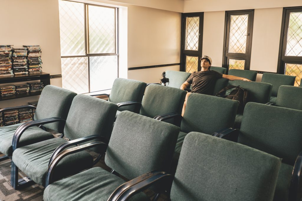 HI Vancouver Downtown Movie Room