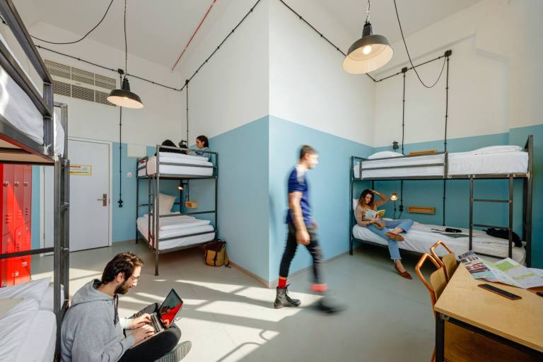 stanza Fabrika Hostel